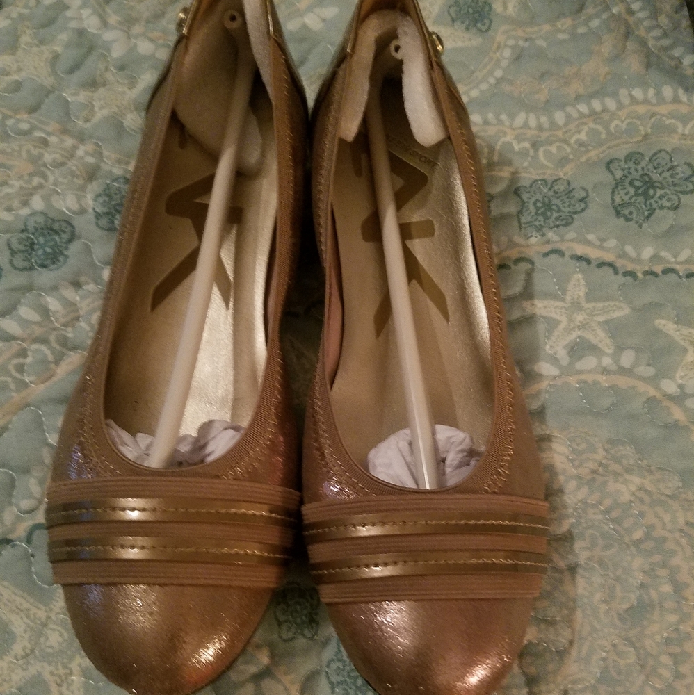 Ann Klein size 7 atworth gold shoes